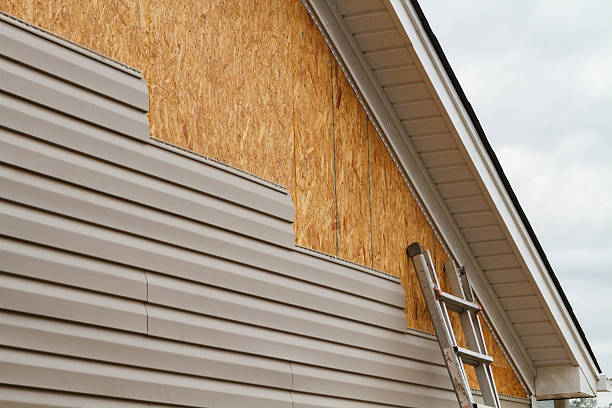 24/7 Emergency Vinyl Siding experts in Bedford, VA